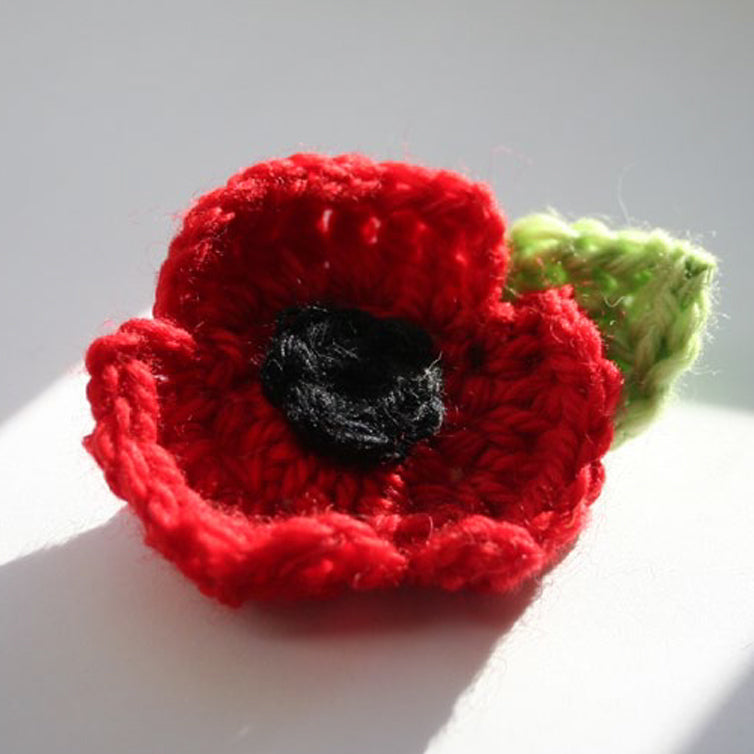 Double Poppy flower pin: Crochet pattern