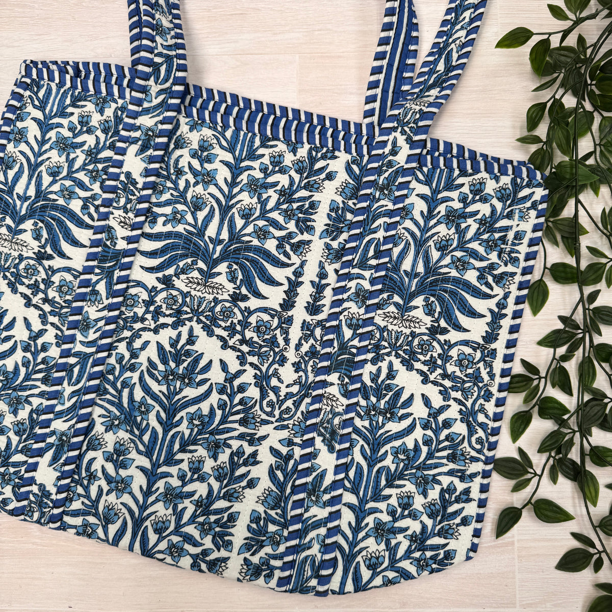Small Reversible Quilted Tote Bag (pattern L)