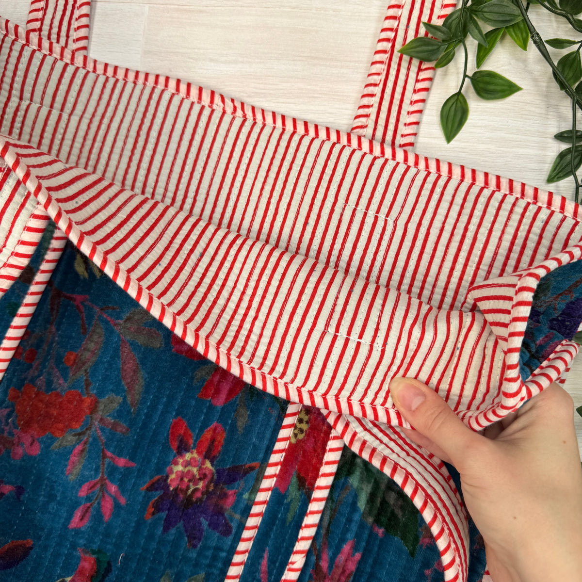 Velvet Small Reversible Quilted Tote Bag (pattern 3)