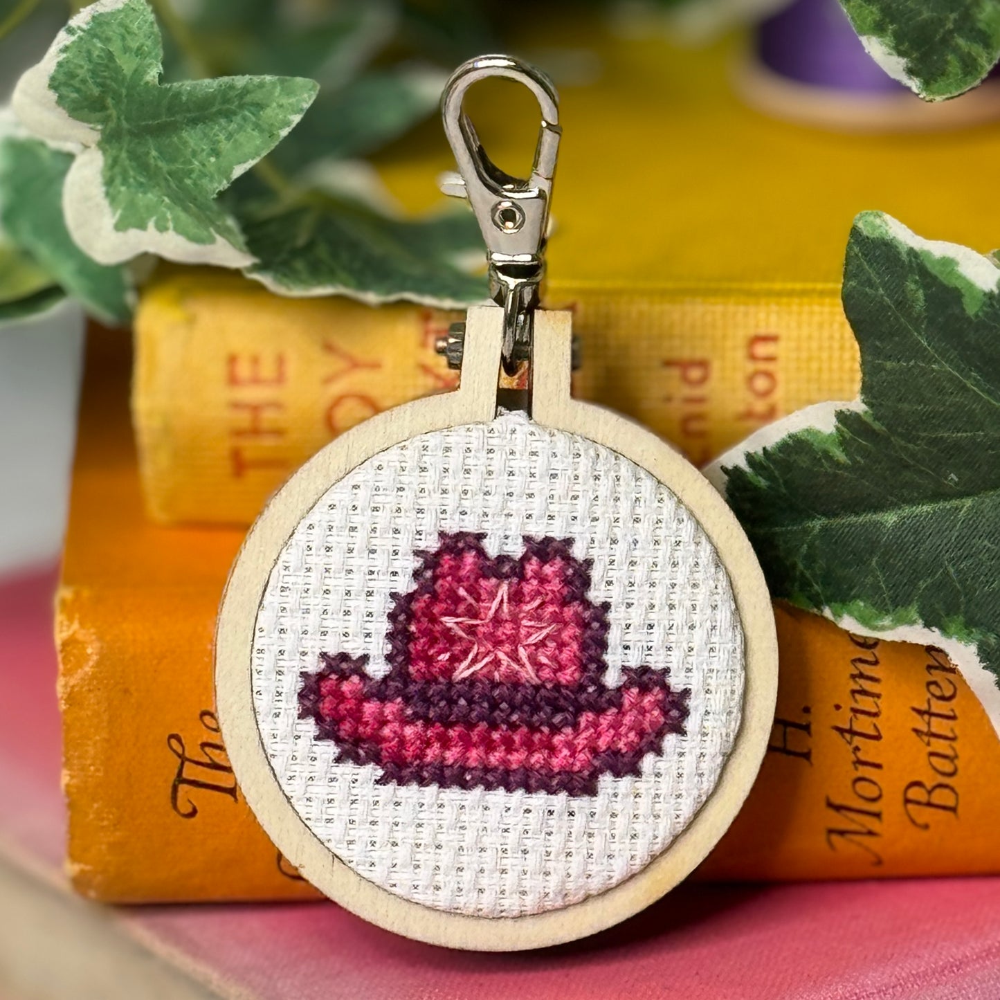 I'M HOT-TO-SEW! (cowboy hat) Mini Matchbox Cross Stitch Kit