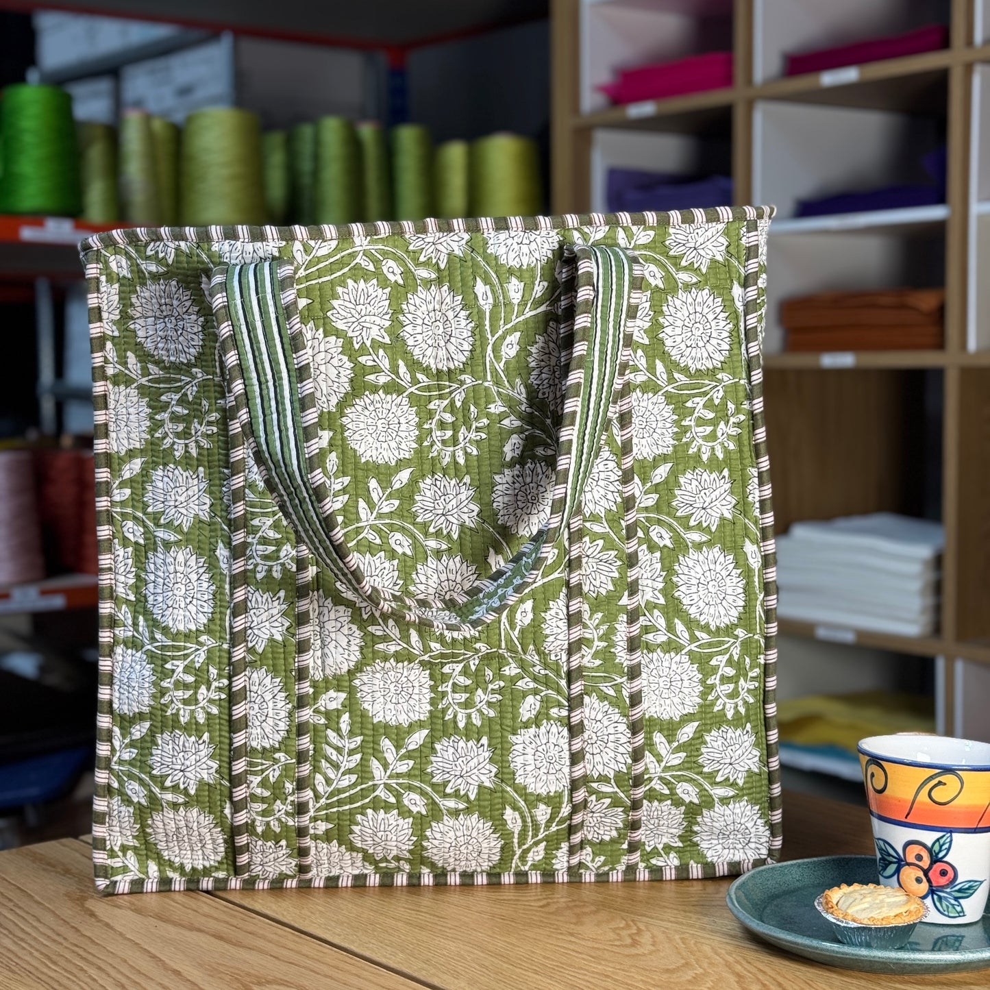 Large Reversible Quilted Tote Bag (green with white flowers no zip)