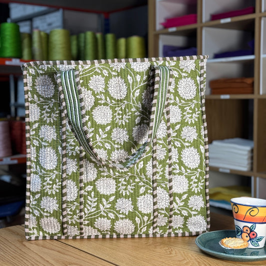 Large Reversible Quilted Tote Bag (green with white flowers no zip)