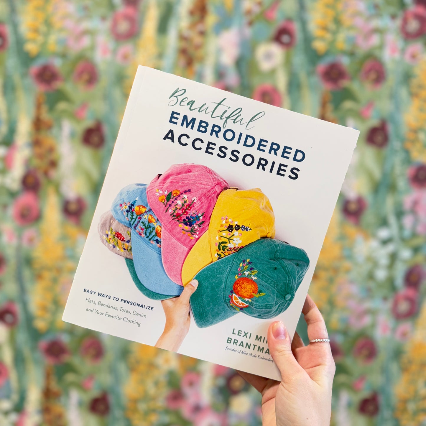 Beautiful Embroidered Accessories Paperback