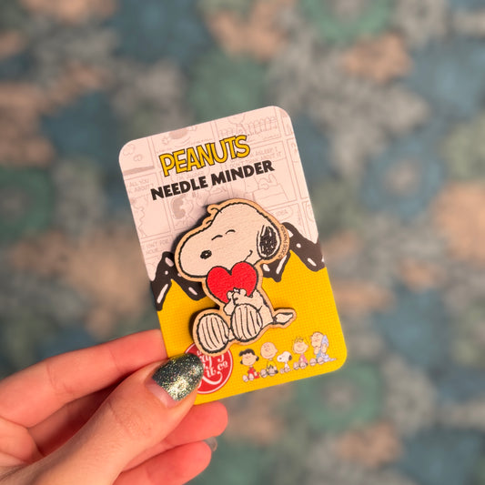 Peanuts - Love from Snoopy Needle Minder