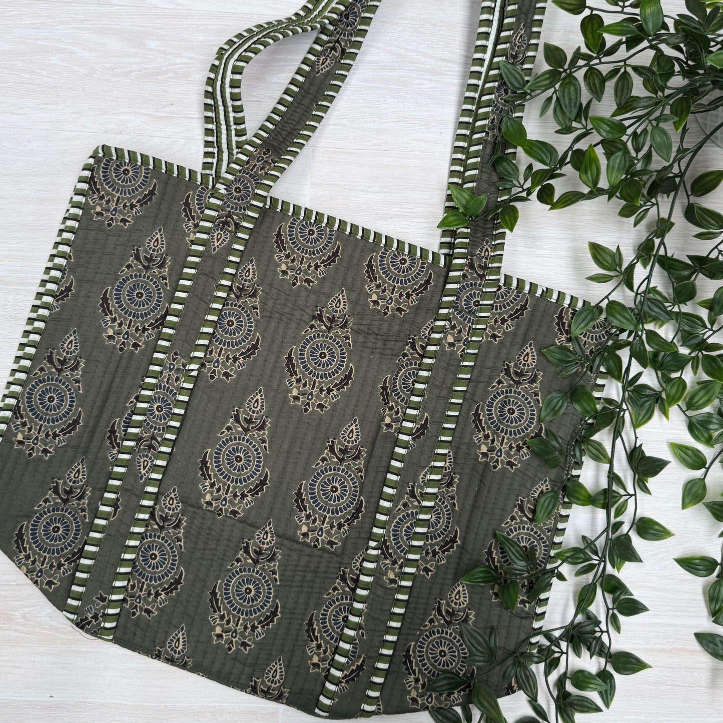 Small Reversible Quilted Tote Bag (pattern L)