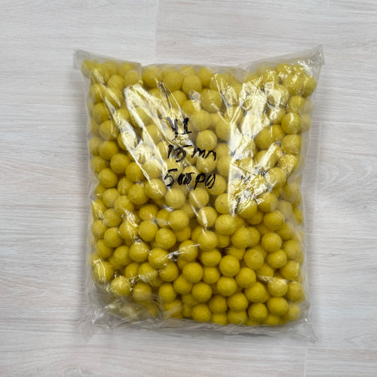 500pcs Large Yellow Felt Balls