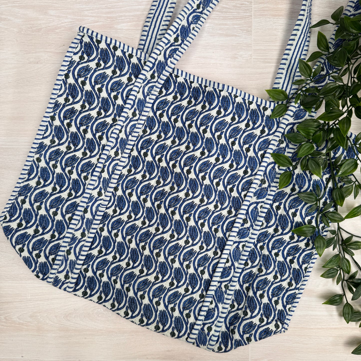 Small Reversible Quilted Tote Bag (pattern i)