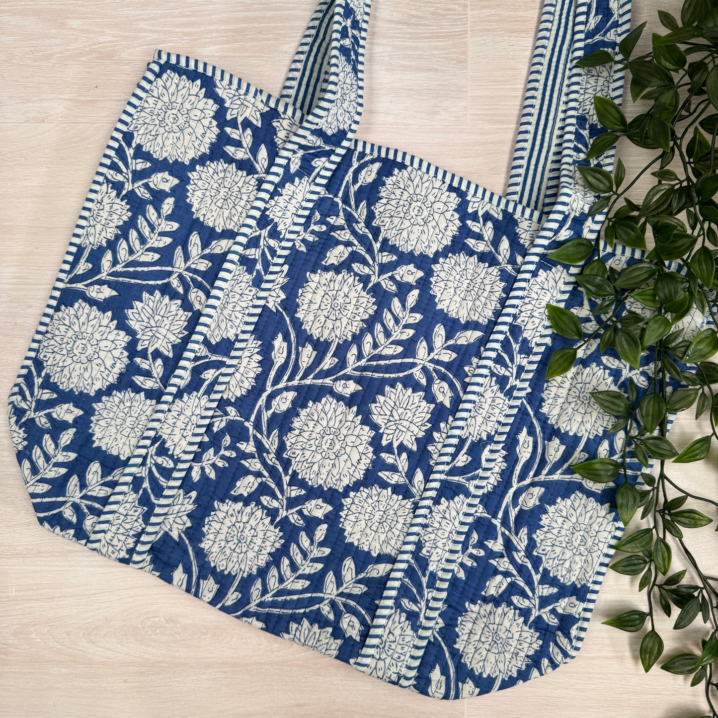 Small Reversible Quilted Tote Bag (pattern A)