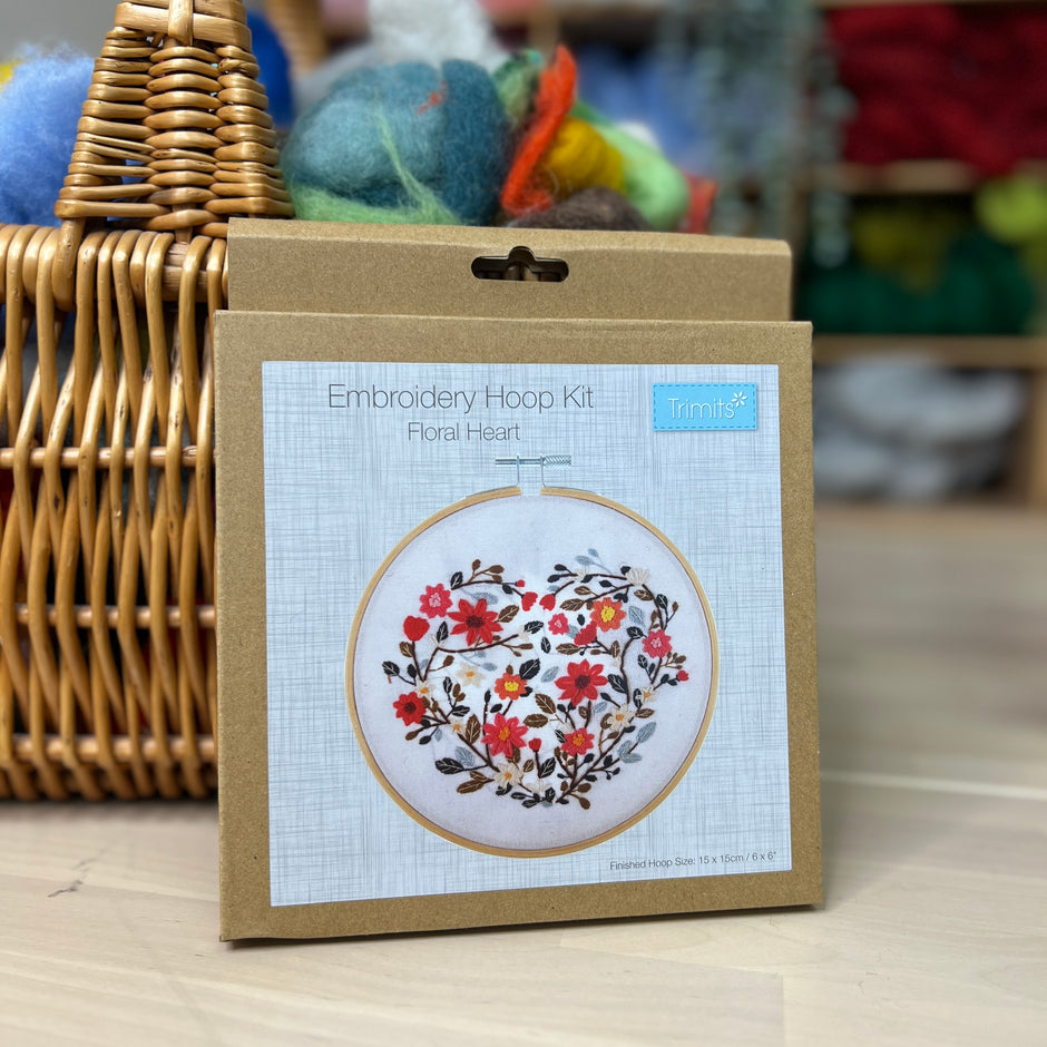 Occhiali alla moda in legno e metallo con doppia montatura, decorazione a testa di leopardo Occhiali alla moda in legno e metallo con doppia montatura, decorazione a testa di leopardo