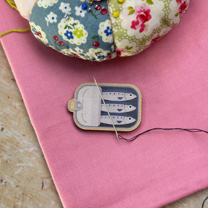 Sardines Needle Minder